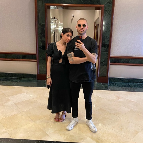 Meet your Poshers, Brodie & Eve - Picture 2 of 4